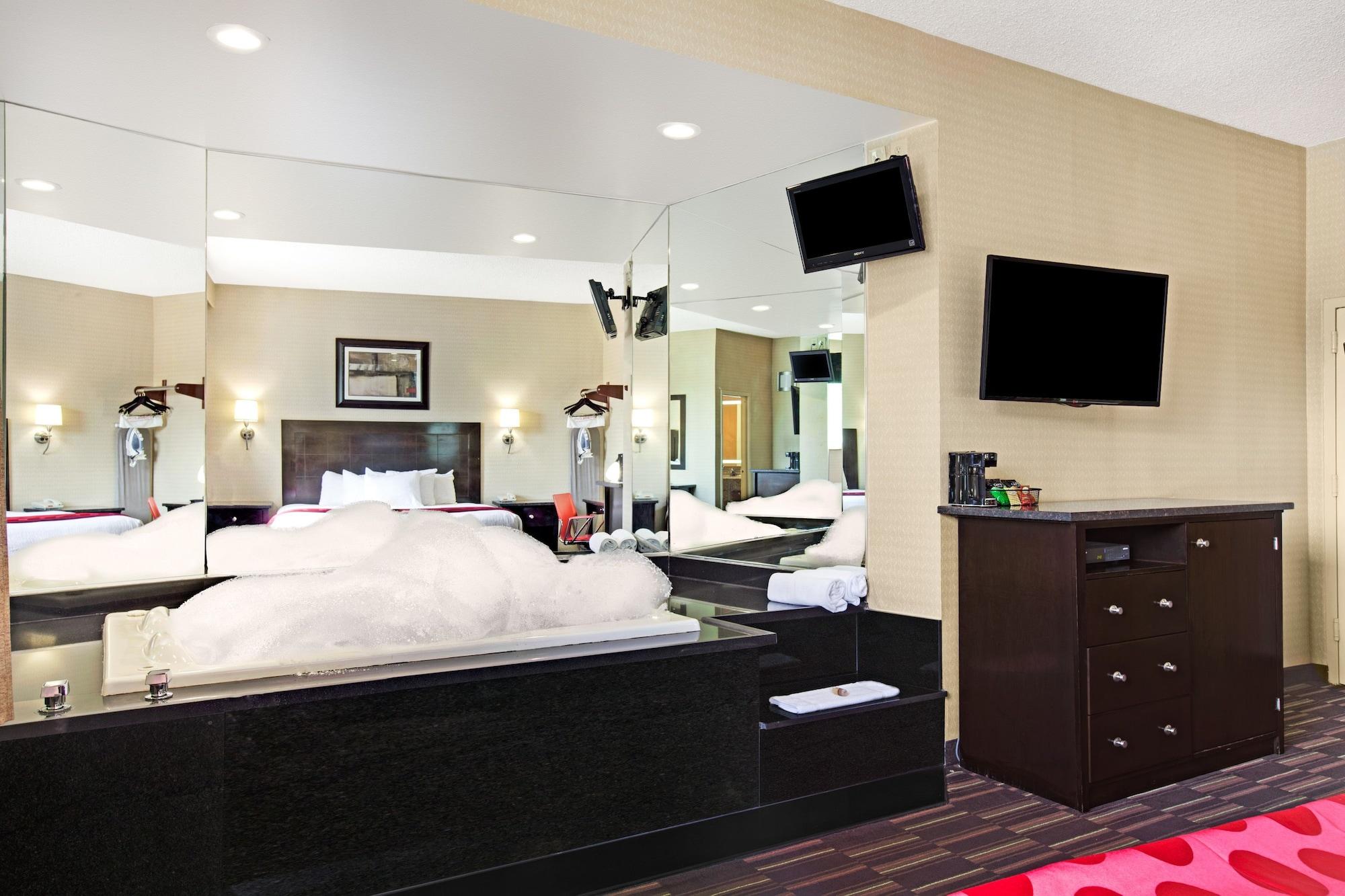 Ramada By Wyndham Bronx Hotel New York Exterior photo